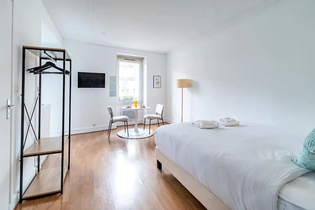 Proche Boulevard Voltaire Διαμέρισμα *
